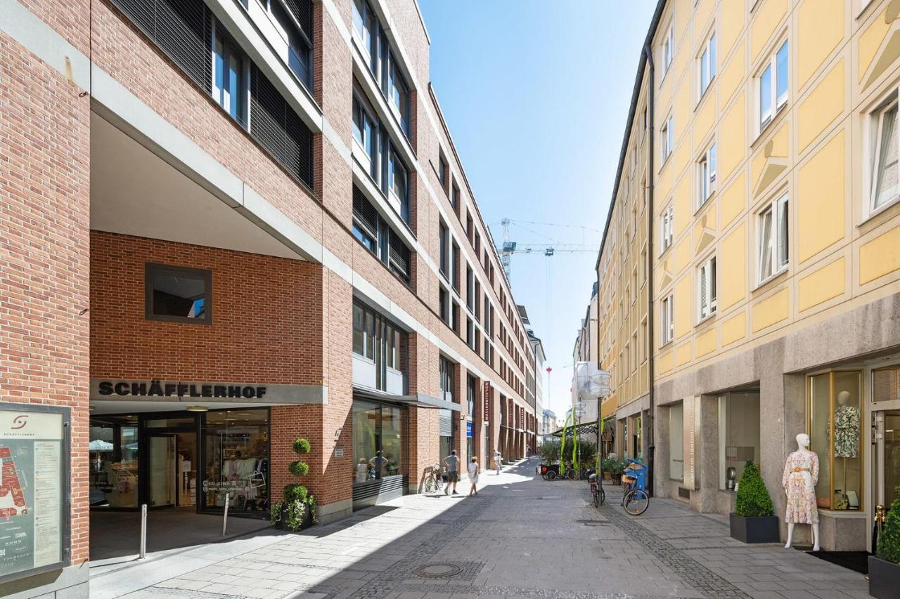 2 Bedroom Top Floor Apartment Direct On Marienplatz Munchen Bagian luar foto