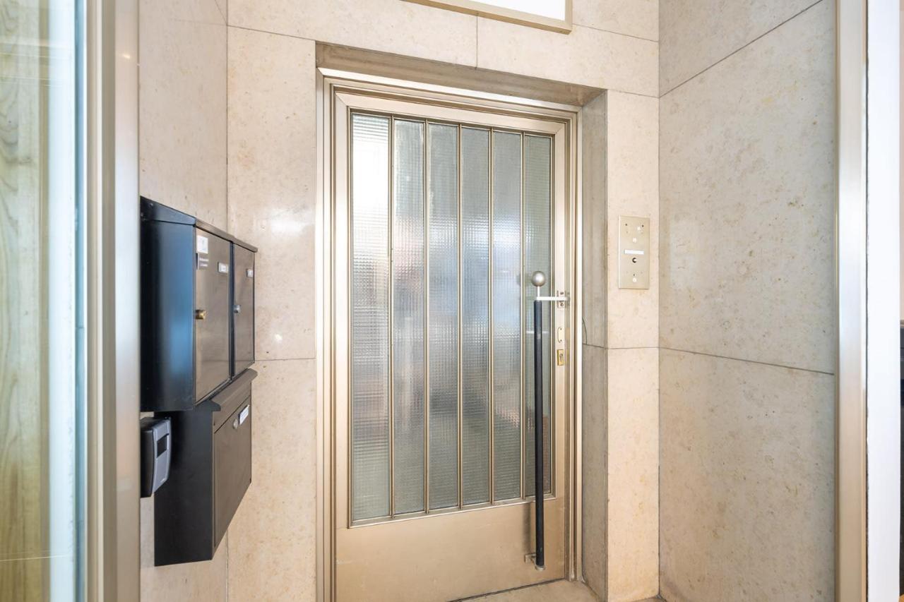 2 Bedroom Top Floor Apartment Direct On Marienplatz Munchen Bagian luar foto